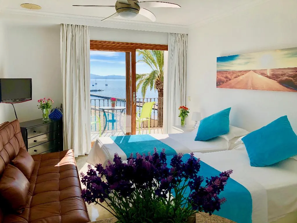 STUDIO OCEAN FRONT WITH BALCONY Room, Torre Playa, Majorca