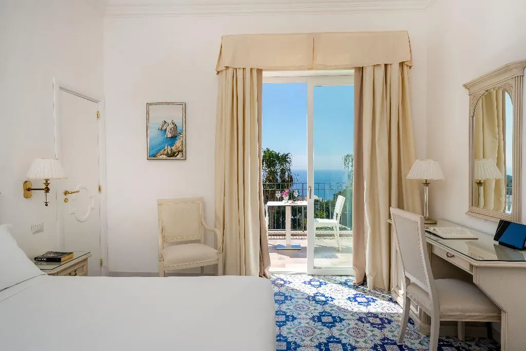 DOUBLE SEA VIEW Room, Hotel Syrene Capri, Naples