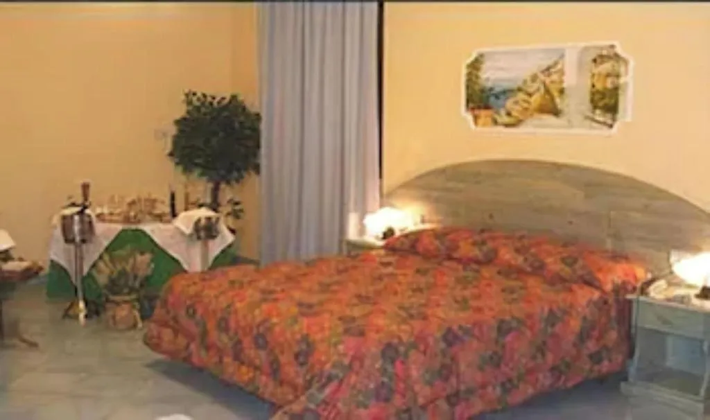 TRIPLE STANDARD Room, Hotel Potenza, Naples