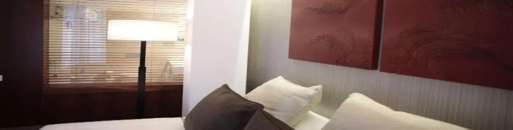 Room, Carris Porto Ribeira, Porto