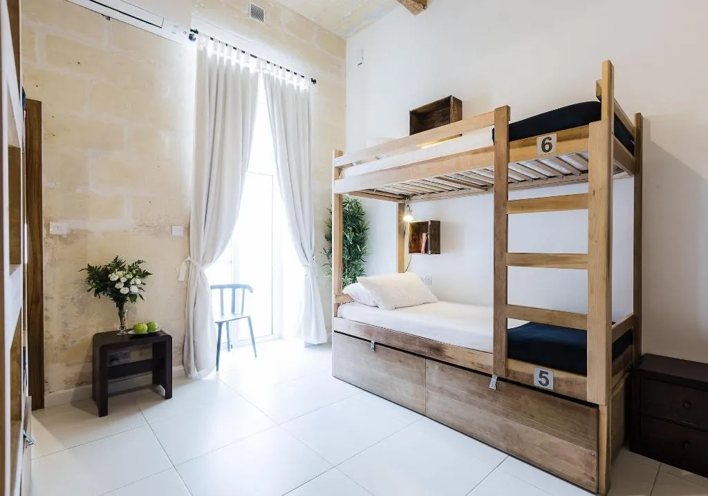 Room, Two Pillows Boutique Hostel, Malta