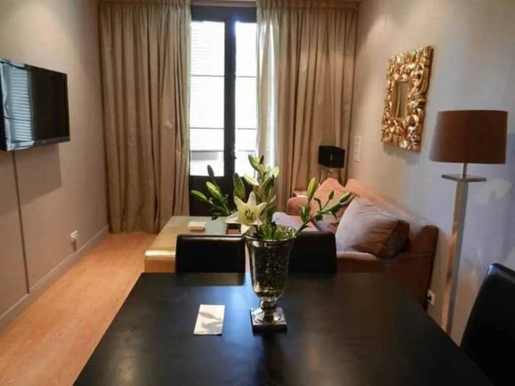 DOUBLE CAPACITY 6 Room, Grandom Suites, Barcelona