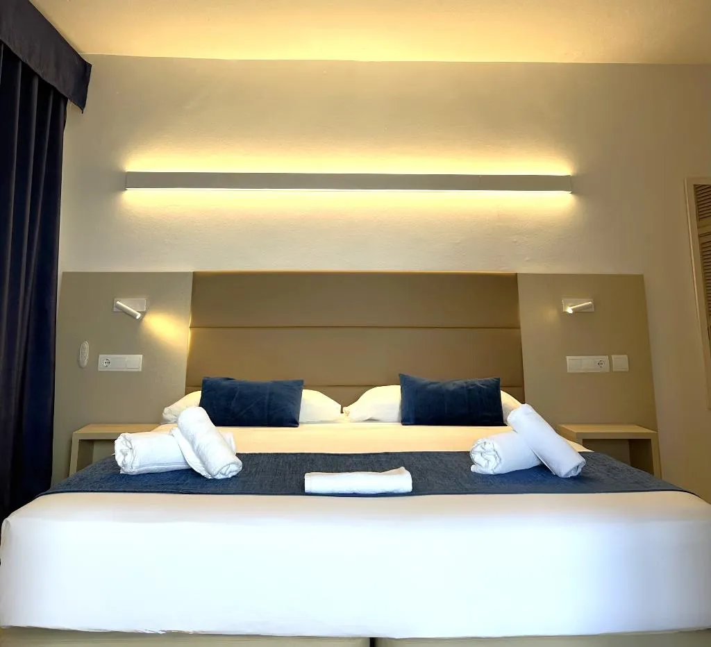 SUITE STANDARD Room, Rocabella, Ibiza