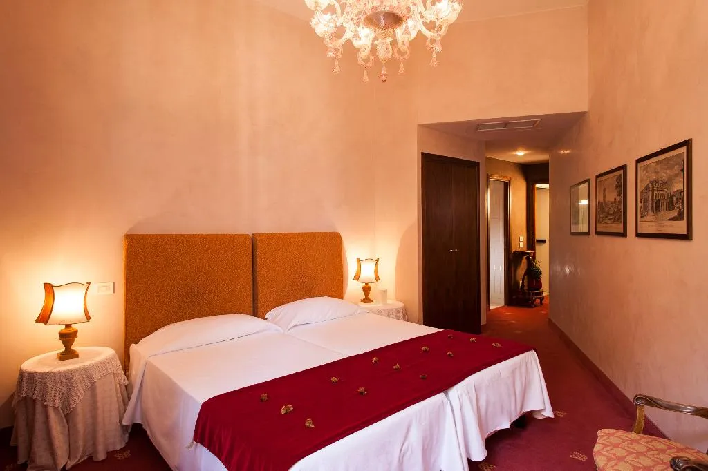 Double or Twin SUPERIOR Room, Columbia, Rome
