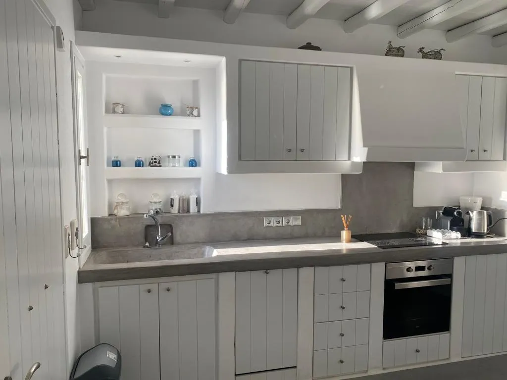 SUITE DELUXE ONE BED Room, White Rock Suites & Villas, Mykonos
