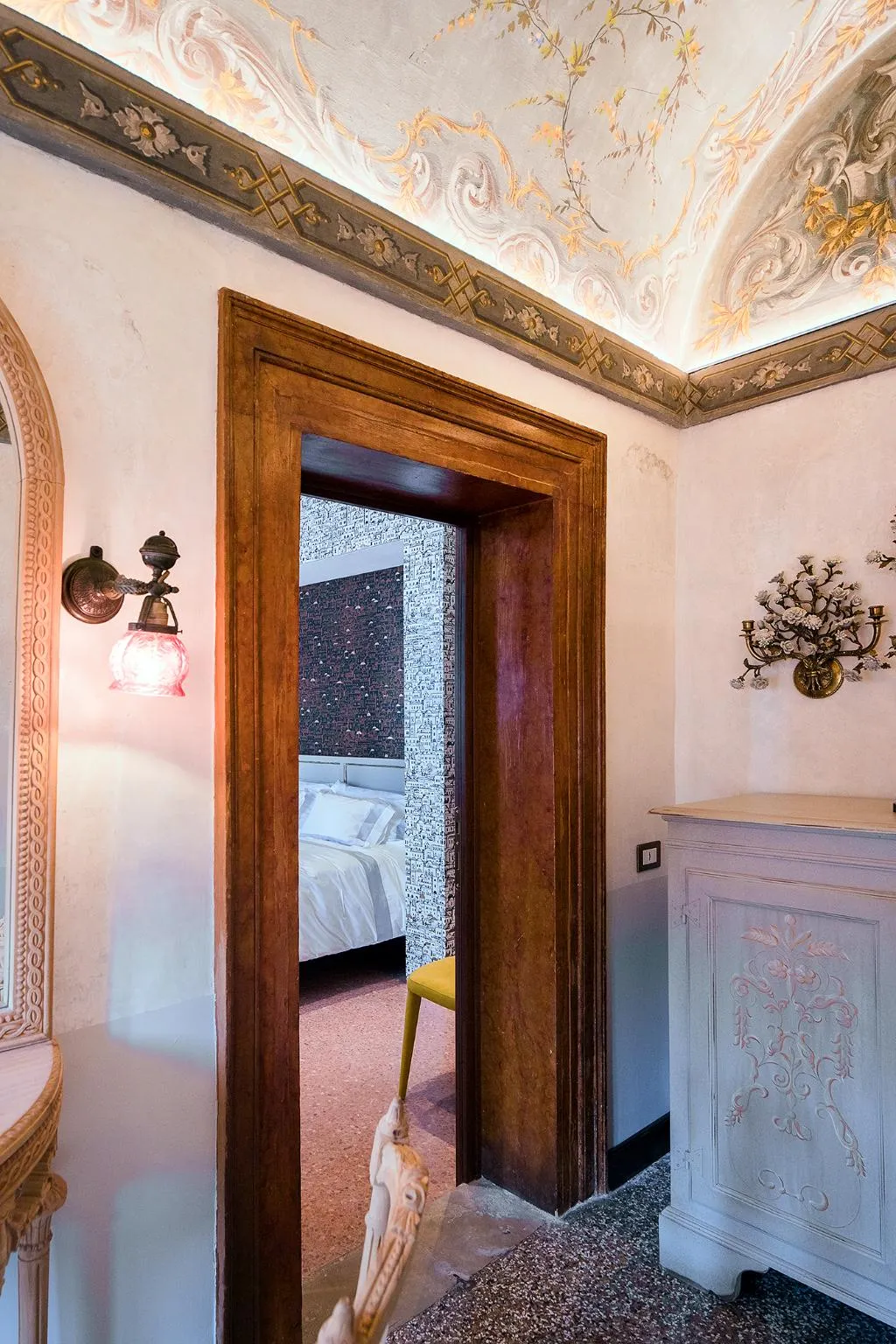 JUNIOR SUITE DELUXE CANAL VIEW Room, Hotel Heureka, Venice