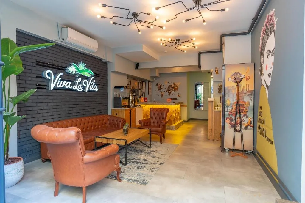 Lobby, Viva La Vita, Izmir