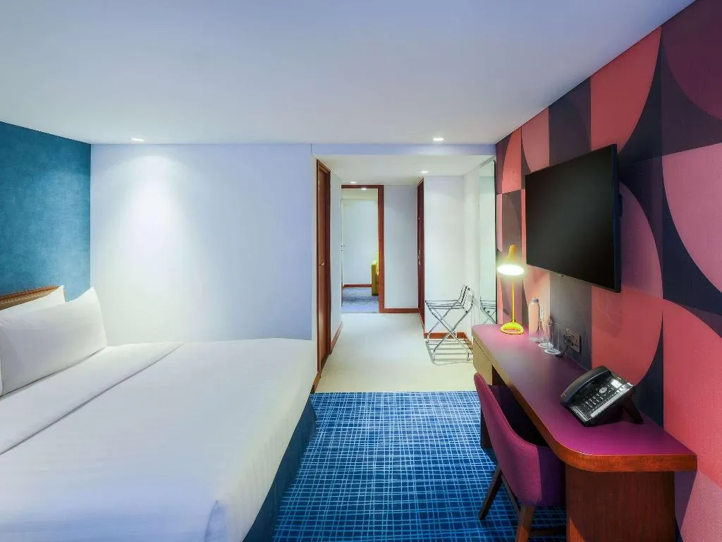 SINGLE STANDARD Room, Queen Elizabeth 2, Dubai