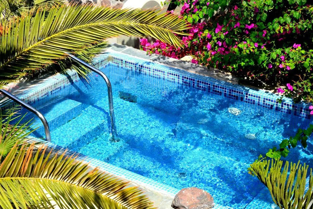 Pool, Zephyros, Santorini
