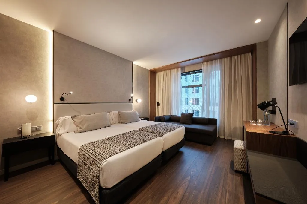 TRIPLE STANDARD Room, Catalonia Barcelona Plaza, Barcelona