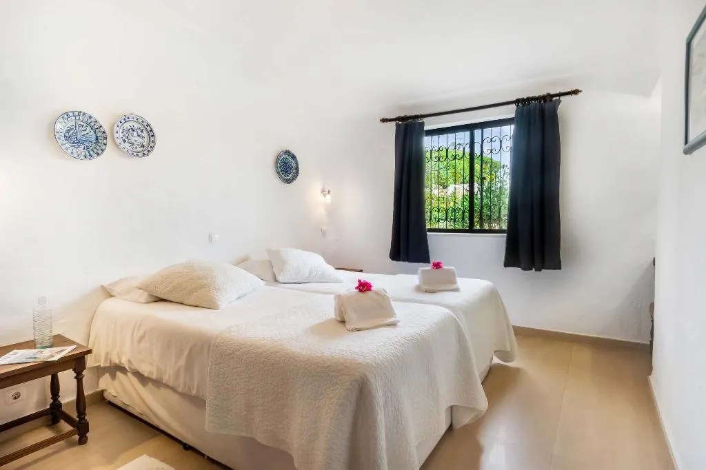 VILLA TWO BEDROOMS Room, Quinta do Paraiso, Algarve