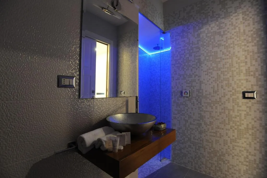 Room, Residenza Borbonica, Naples
