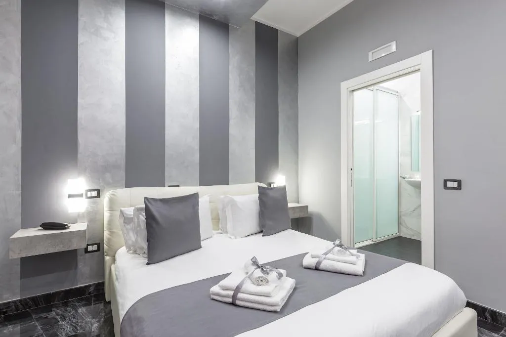 DOUBLE SUPERIOR Room, Hotel Palace Napoli, Naples