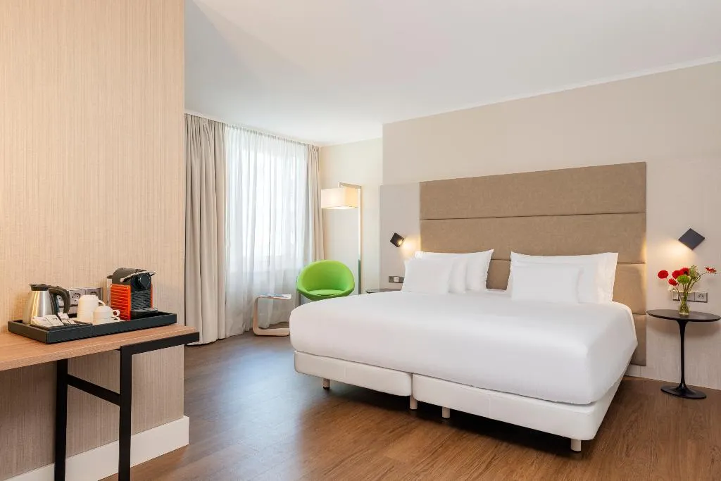 DOUBLE GRAND Room, NH Collection Berlin Mitte am Checkpoint Charlie, Berlin