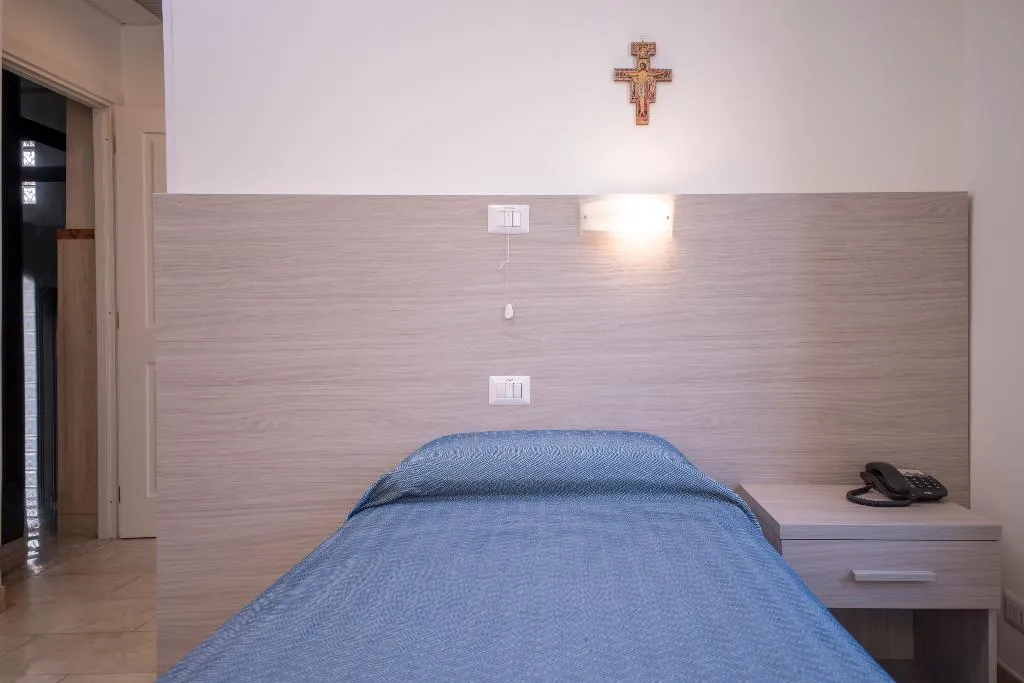 SINGLE BASIC Room, Casa San Giuseppe (Roma San Giovanni), Naples