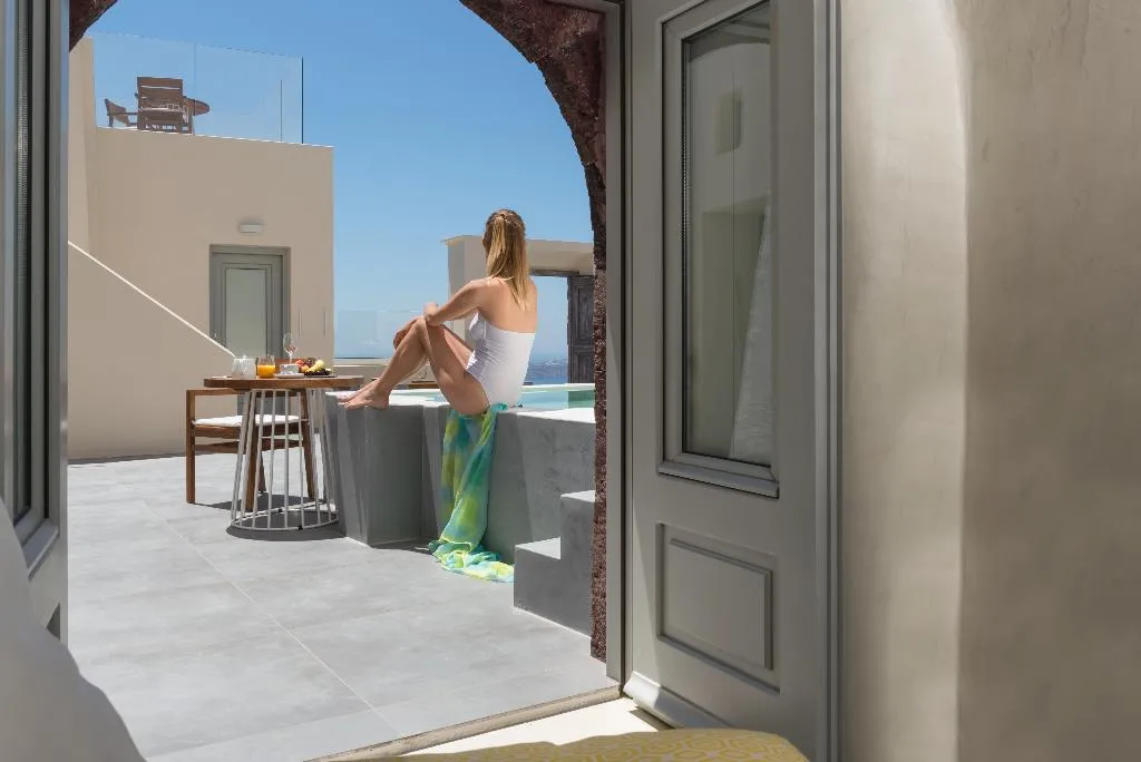 SUITE WITH PRIVATE POOL Room, Mythical Blue Luxury Suites, Santorini