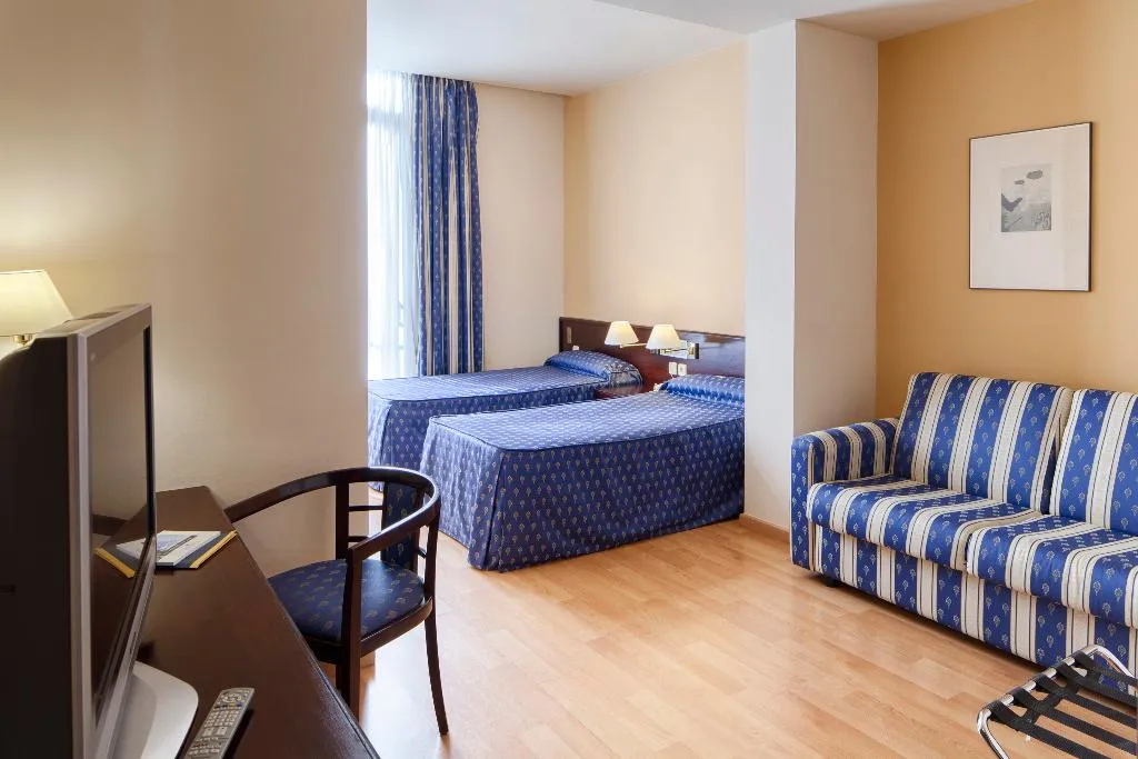 JUNIOR SUITE STANDARD Room, Atlantis, Barcelona