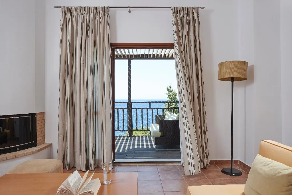 VILLA FIVE BEDROOMS WITH PRIVATE POOL Room, Anassa Mare Villas & Residences by GHH, Corfu