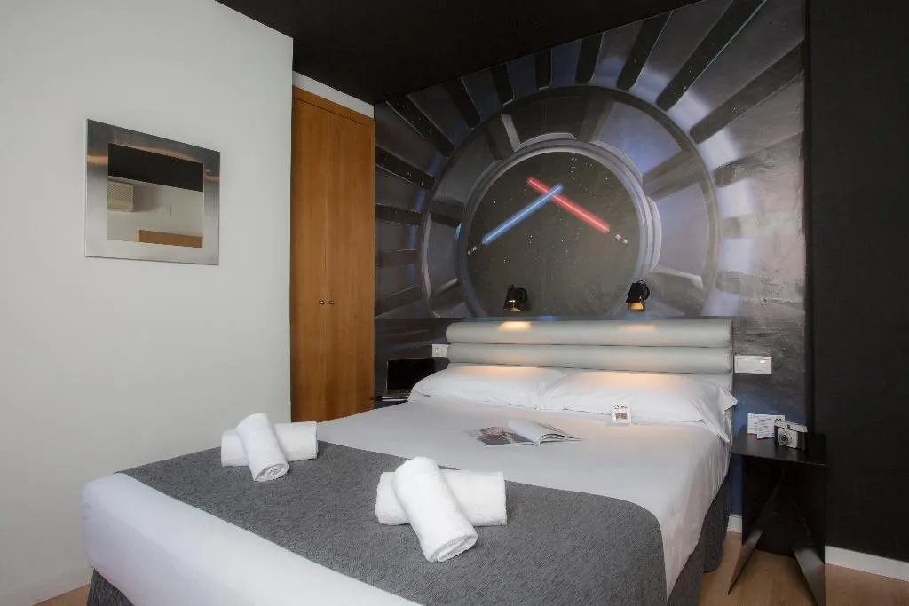 QUADRUPLE STANDARD Room, Casual Del Cine Valencia, Valencia