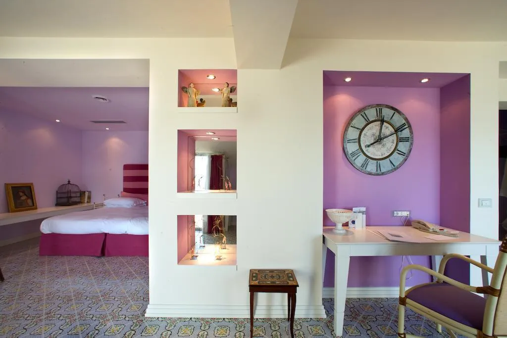 Room, Bellevue Syrene, Naples