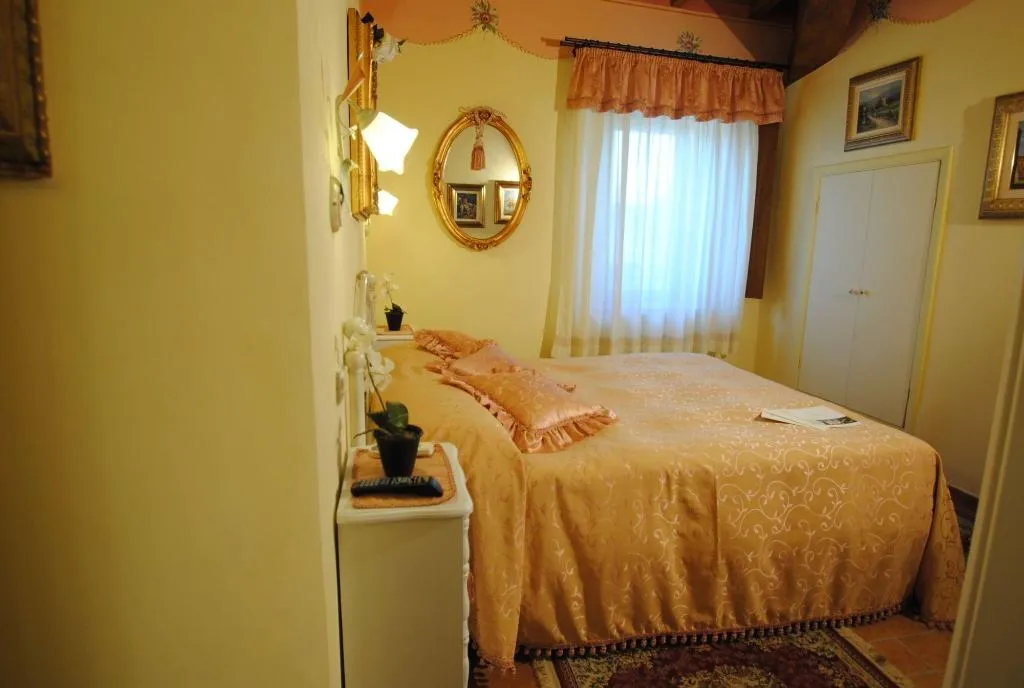 Room, Albergo Torre Sangiovanni, Perugia
