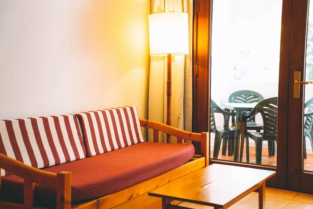 FAMILY ROOM TWO BEDROOMS WITH AIR CONDITIONING Room, Apartamentos Playa Parc, Menorca