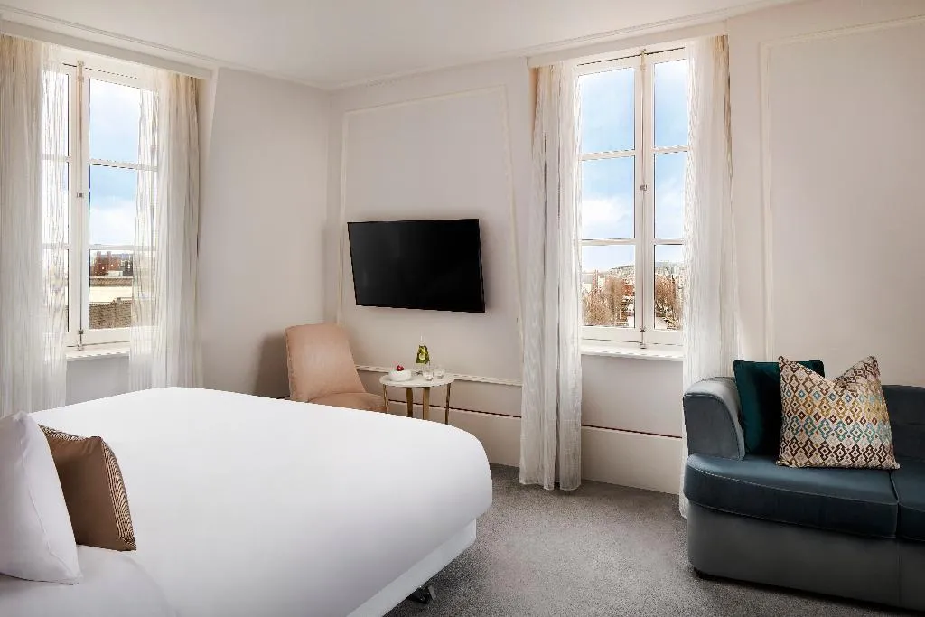 JUNIOR SUITE WITH VIEWS Room, Tivoli Doelen Amsterdam, Amsterdam