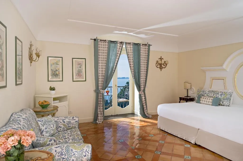 Room, Punta Regina, Naples