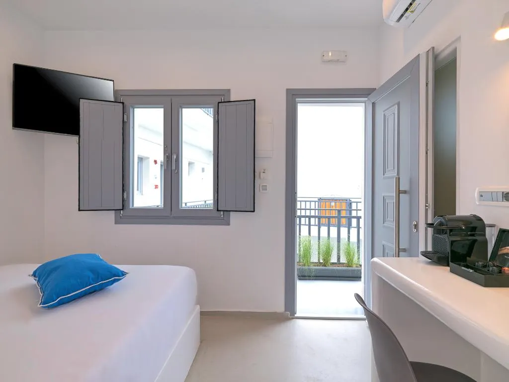 DOUBLE ECONOMY Room, Tatakis Design Hotel, Fira, Santorini