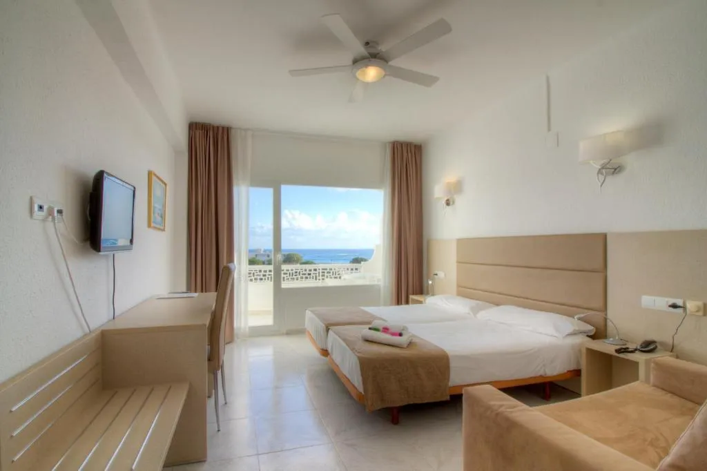 Double or Twin WITH BALCONY Room, Complejo Lago Playa, Ibiza