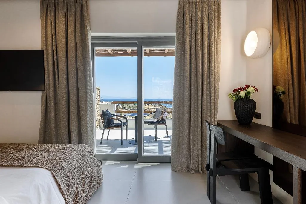 DOUBLE DELUXE WITH JACUZZI Room, Maximus Mykonos, Mykonos
