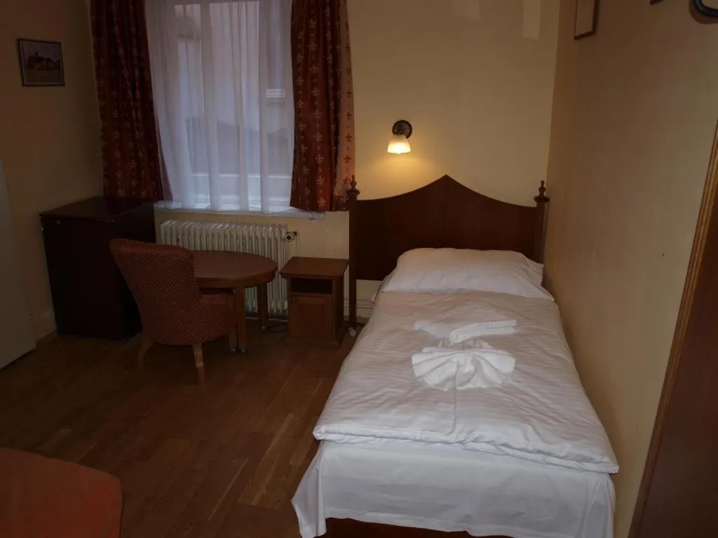 SINGLE STANDARD Room, King George Hotel, Prague