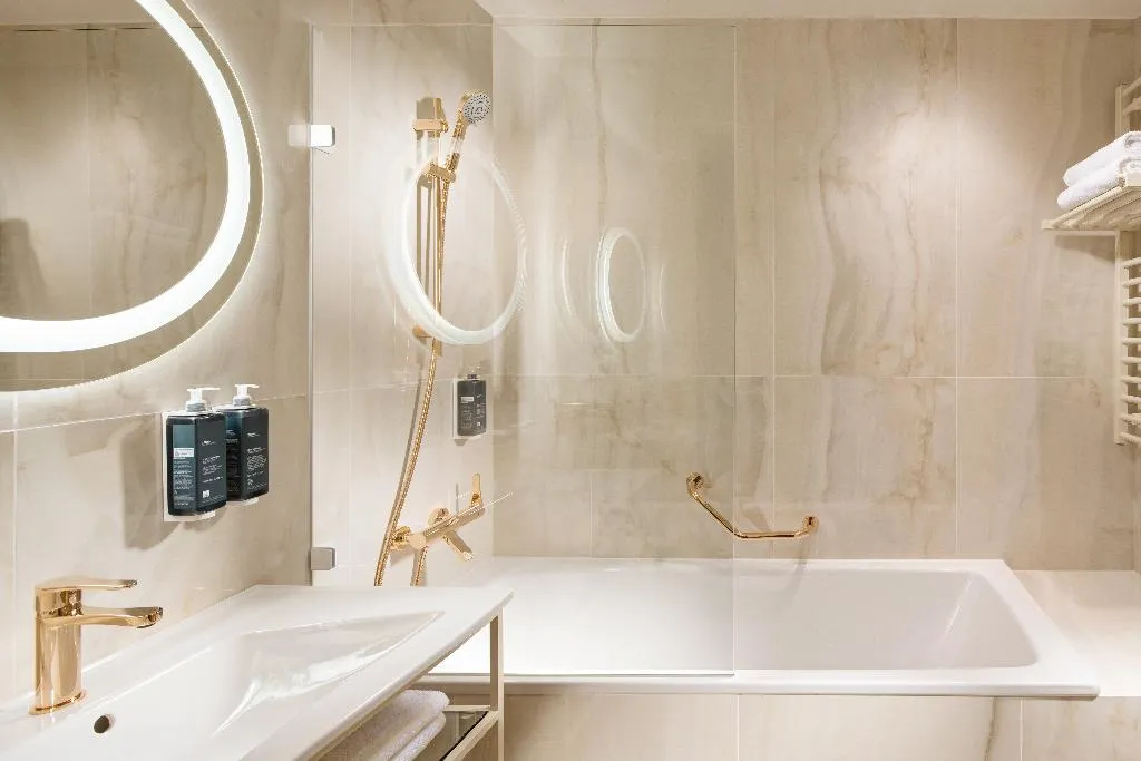 SINGLE DELUXE Room, Mamaison Hotel Riverside Prague, Prague
