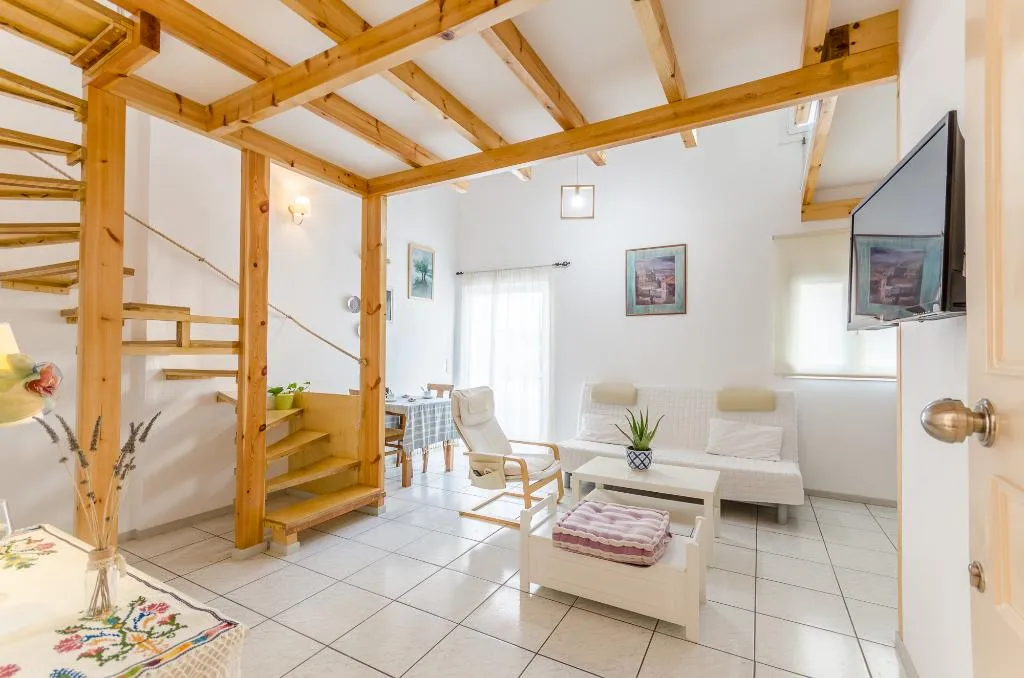 TRIPLE DUPLEX Room, Happiness Apartments, Crete