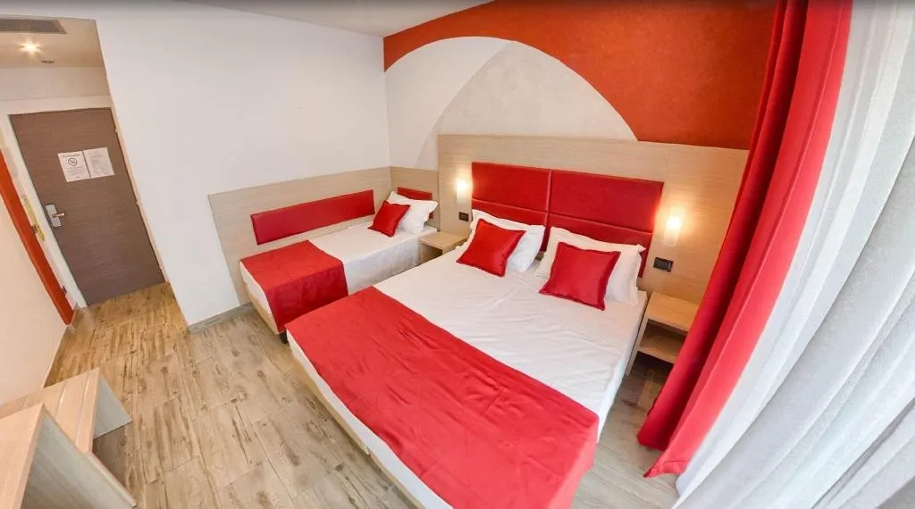TRIPLE SUPERIOR Room, Luxor Florence, Florence