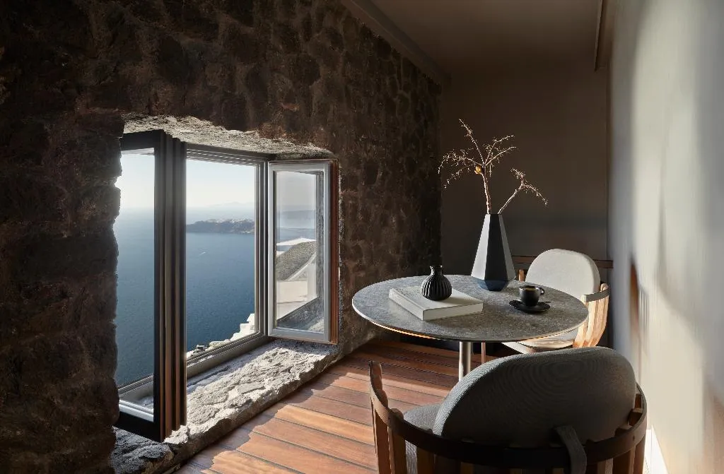 SUITE DELUXE WITH JACUZZI Room, Kivotos Santorini, Santorini