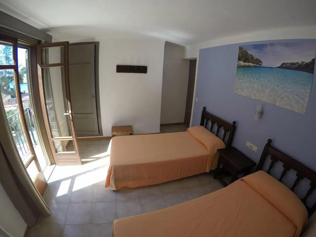 Room, Hostal Playa Cala Santanya, Majorca