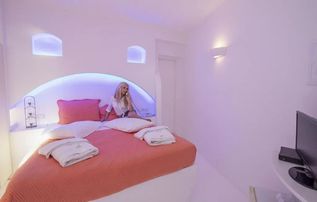 Room, Abyssanto Suites & Spa, Santorini