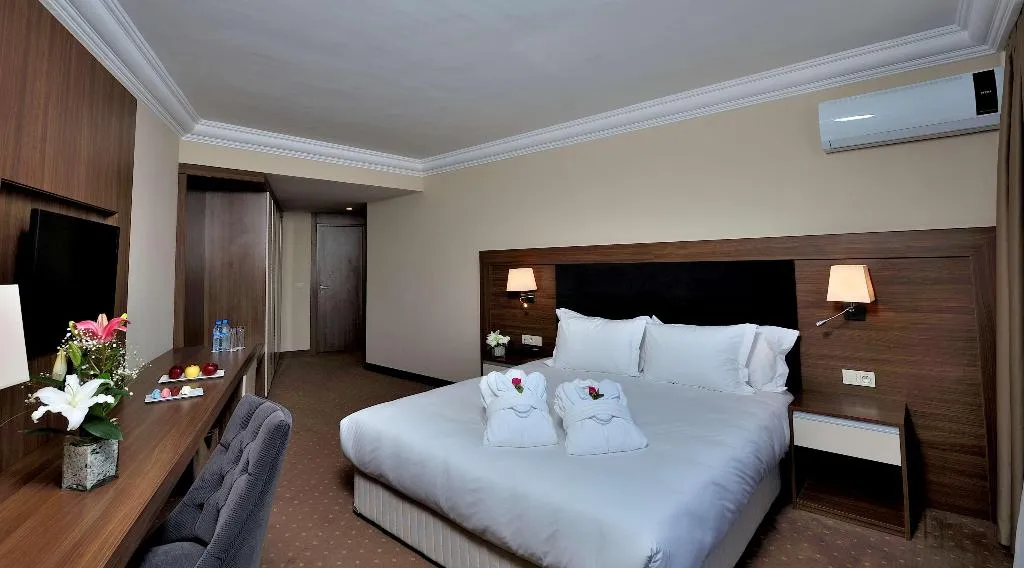 Room, Kenzi Basma, Casablanca