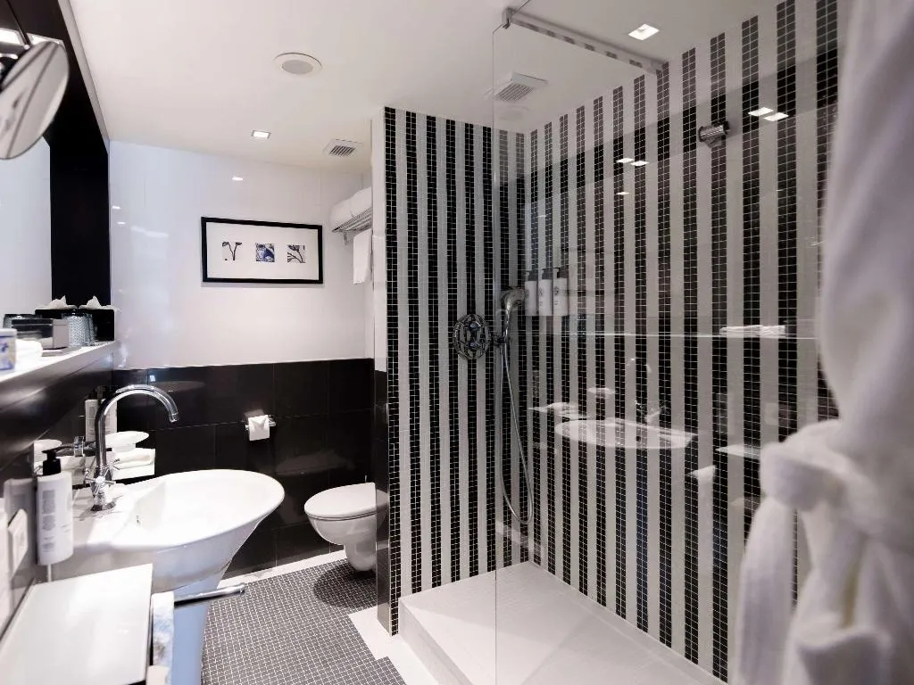 JUNIOR SUITE KING SIZE BED Room, Sofitel Lisbon Liberdade, Lisbon