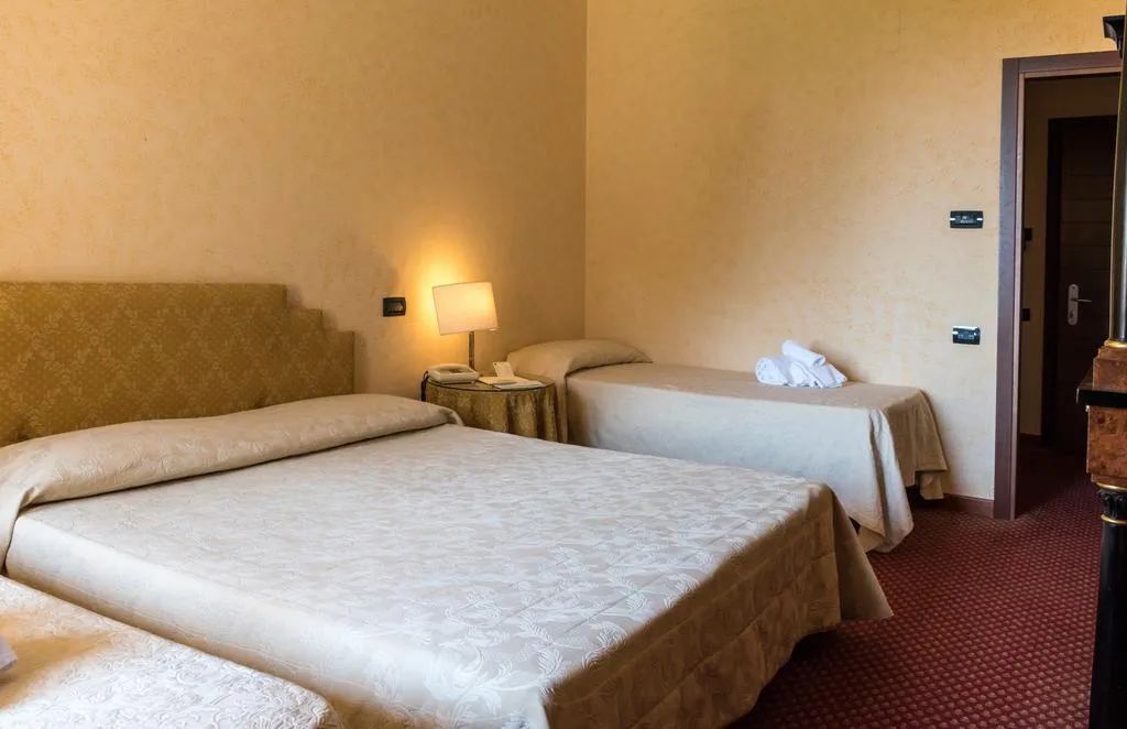 FAMILY ROOM CAPACITY 4 Room, Bluebay Colle Della Trinità Perugia, Perugia