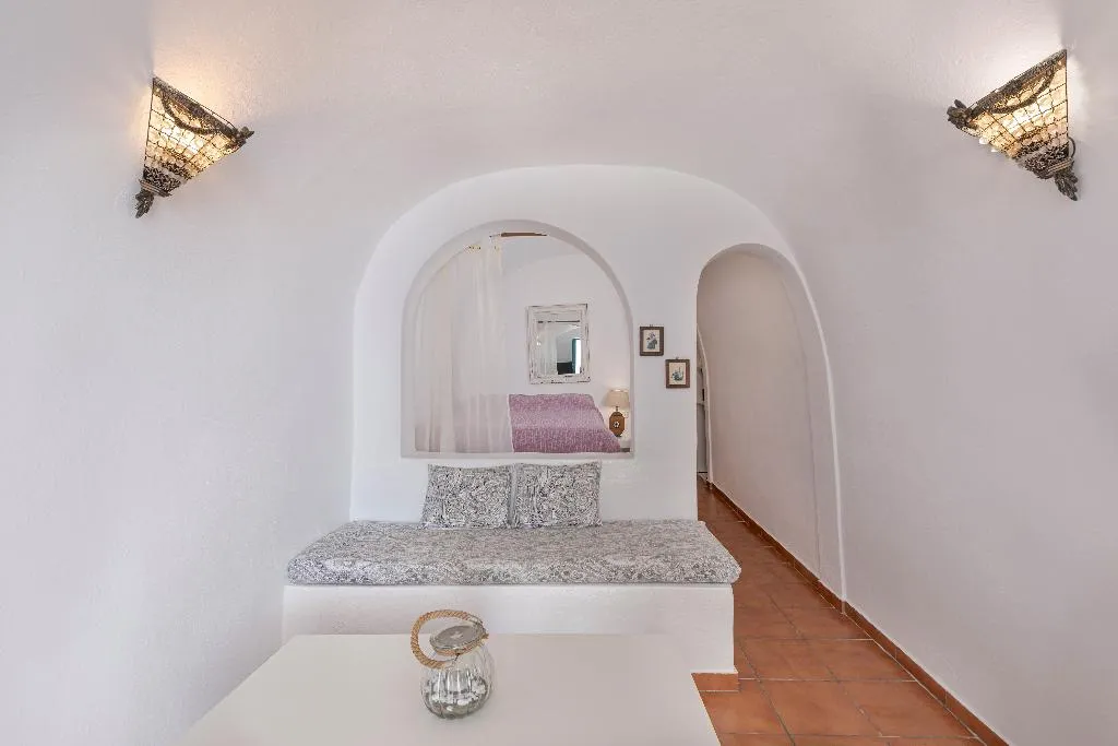 STUDIO DELUXE Room, Afroessa Hotel, Santorini