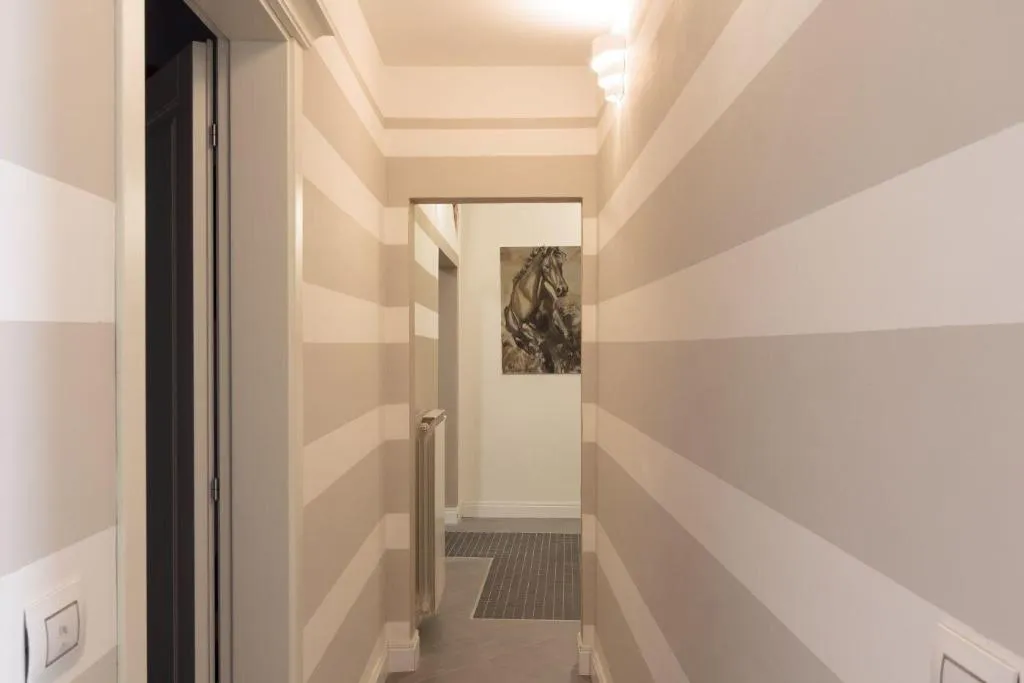 Lobby, Canto Dei Servi, Florence