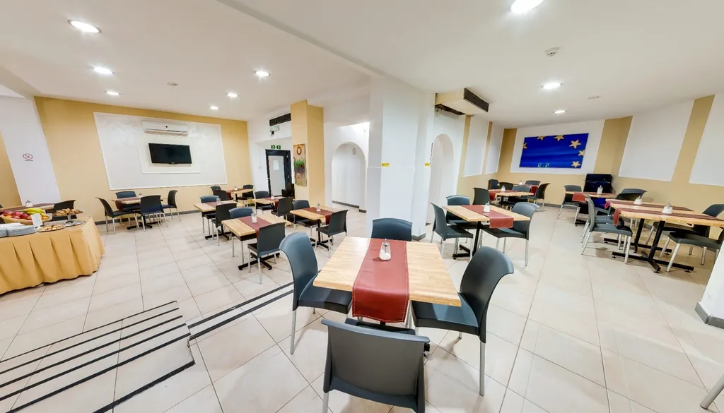 Restaurant, St. Julian's Bay Hotel, Malta