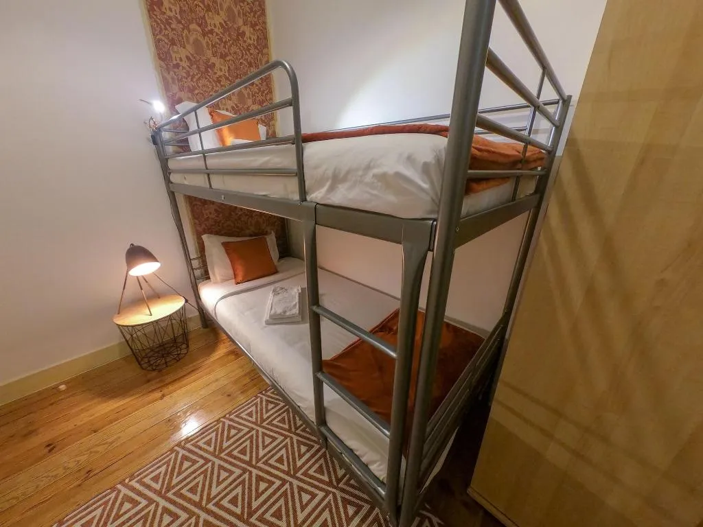 Room, Dukostel, Lisbon