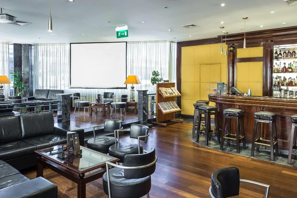 Bar, Radisson Blu Hotel, Lisbon, Lisbon