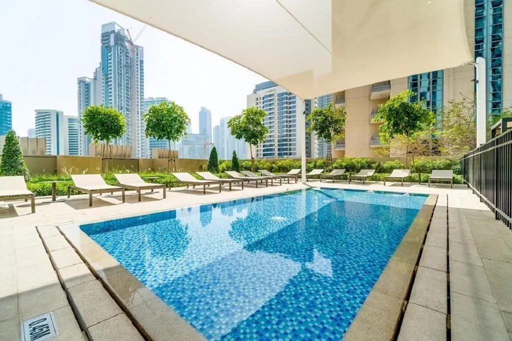 Pool, Vida Residences Downtown, Dubai