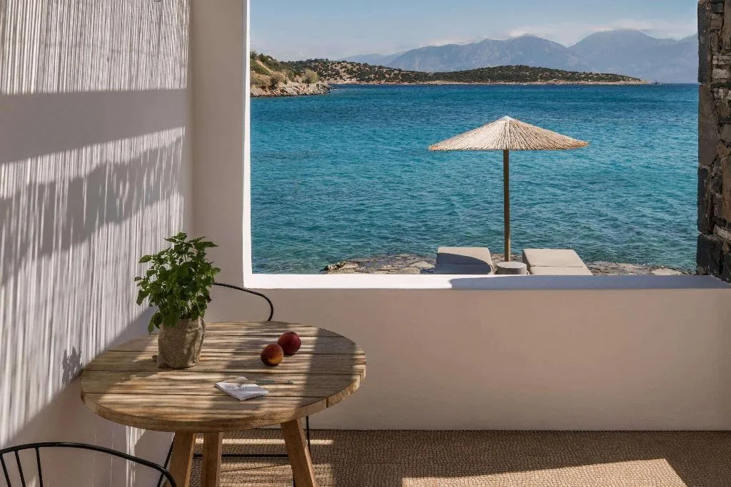 Room, Minos Beach Art Hotel, a Member of Design Hotels, Crete