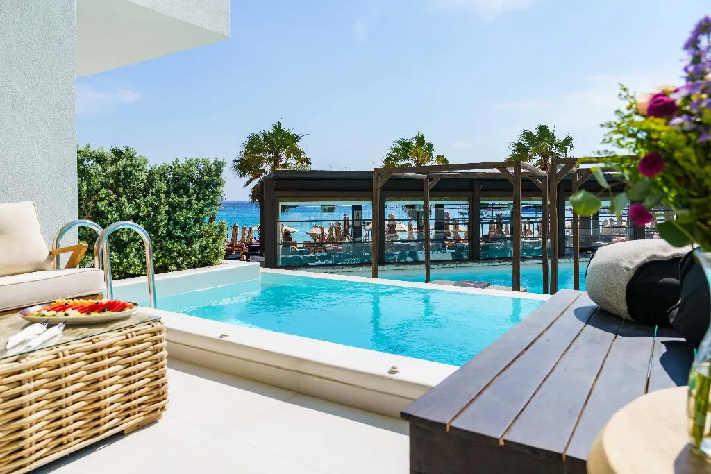 SUITE SUPERIOR WITH PRIVATE POOL Room, Mykonos Dove beach hotel, Mykonos