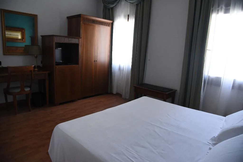 Double or Twin CLASSIC Room, Duca D'Aosta, Venice